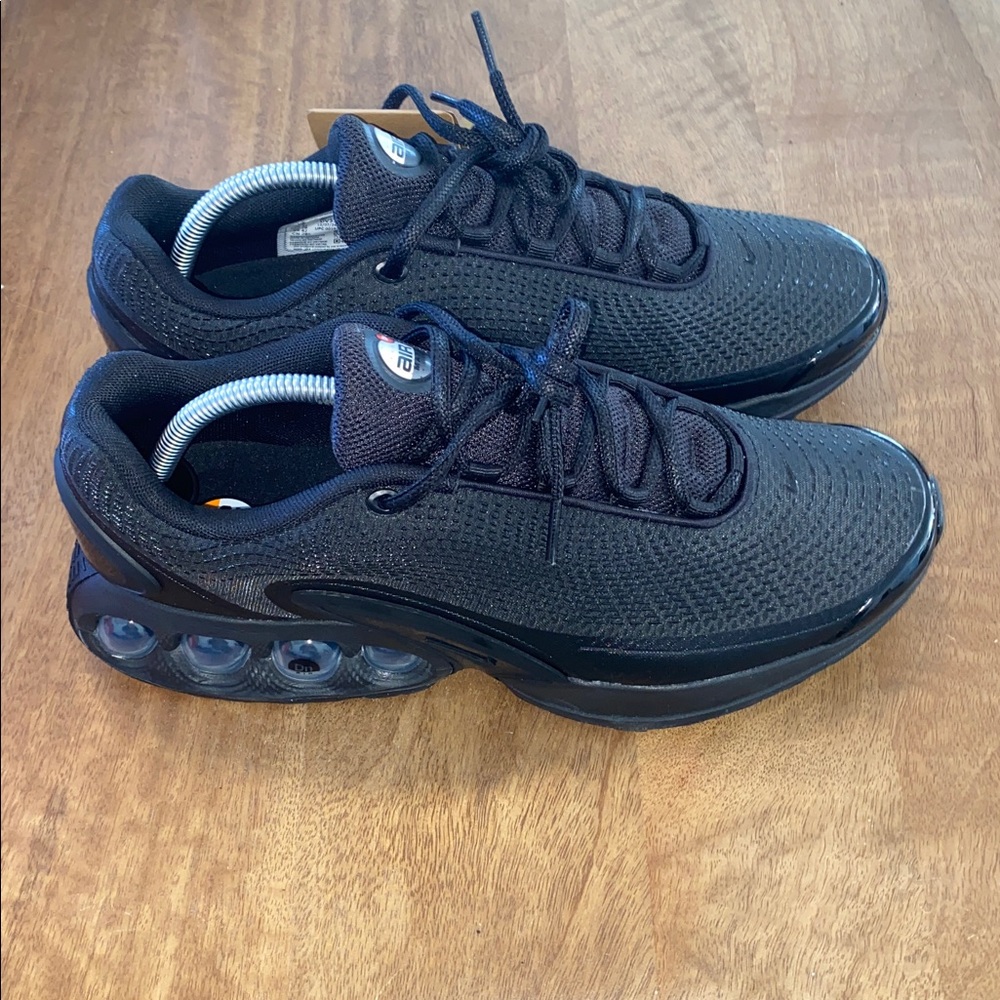 Nike Black Air Max DN Men's Sneakers - Picture 3 of 7